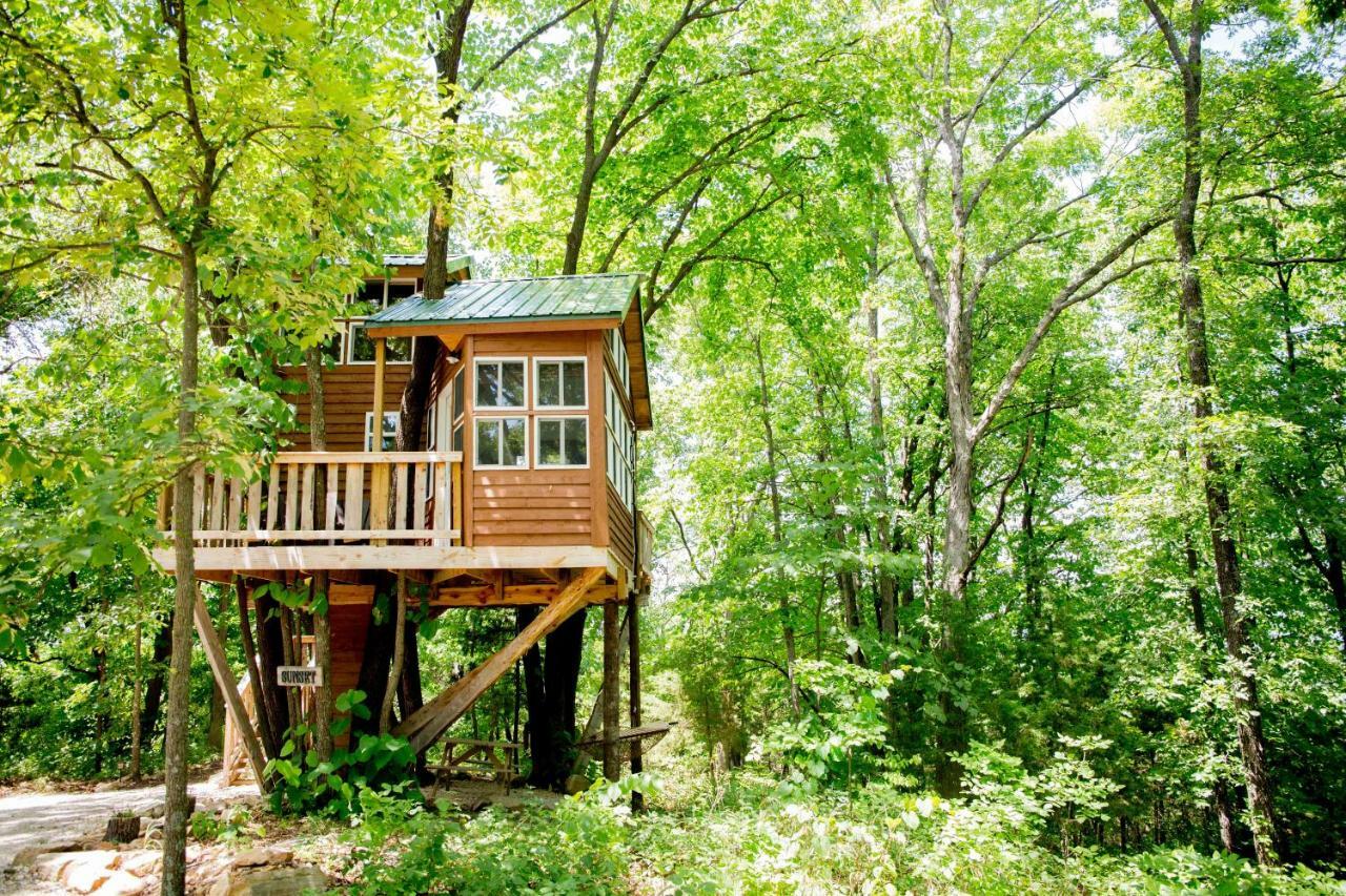 The Cottage Treehouses Hermann Exterior photo