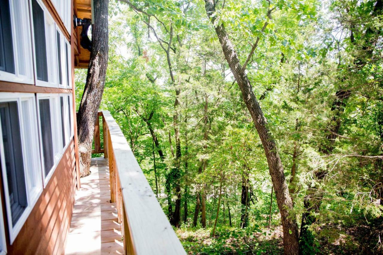 The Cottage Treehouses Hermann Exterior photo
